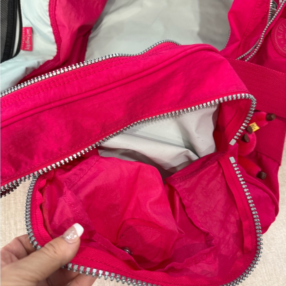Kipling Large Duffle Bag - Fuschia - Excellent Condition! - Picture 8 of 11